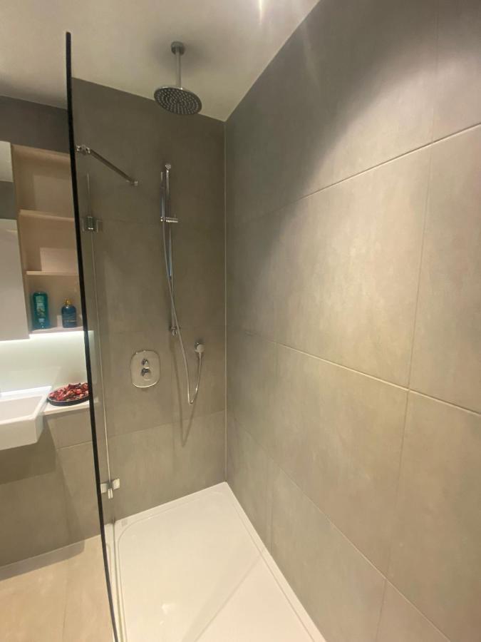Entire London Studio With Kitchenette Apartment Exterior foto
